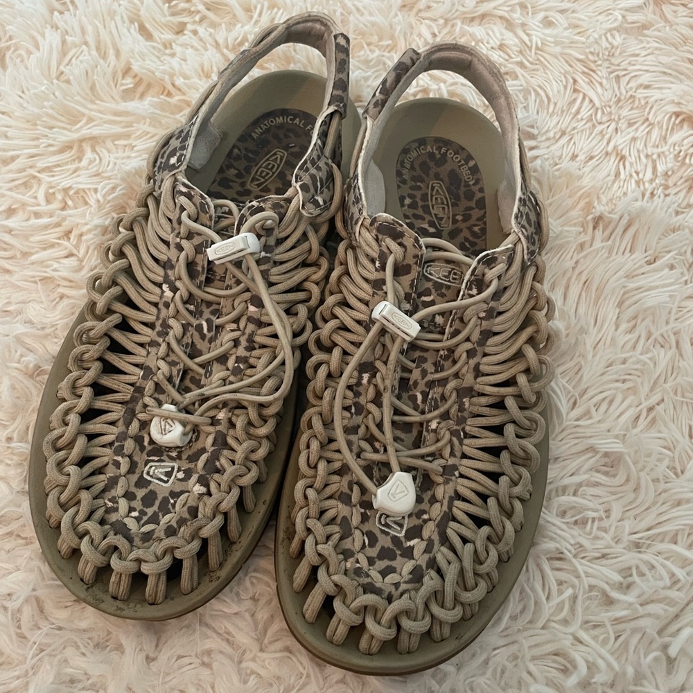 Women’s Keen Sandals Size 9